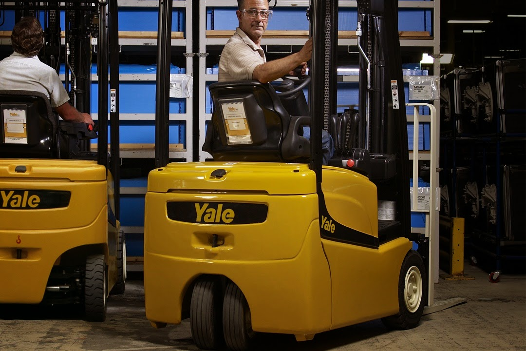 Xe nâng Yale được trang bị bộ giới hạn tốc độ di chuyển giúp đảm bảo an toàn cho người vận hành cũng như người đi bộ