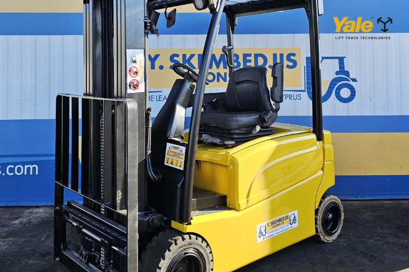 dịch vụ cho thuê xe nâng hàng giá rẻ tại TPHCM