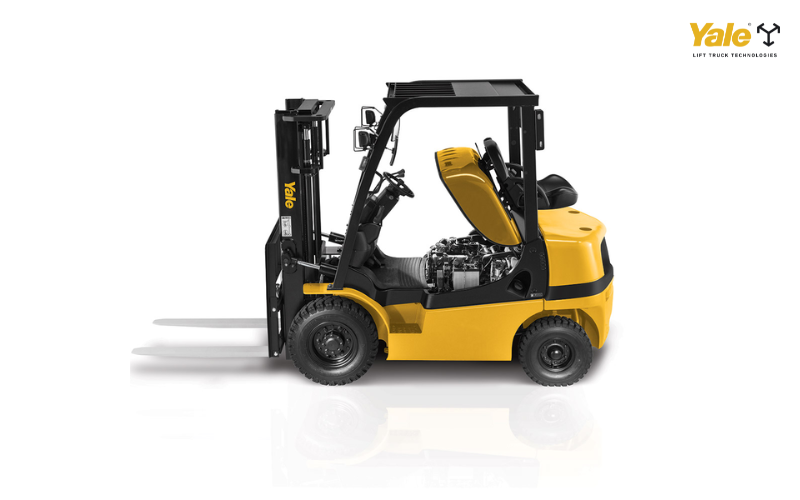 Giá xe nâng cũ phụ thuộc vào thương hiệu, tình trạng kỹ thuật, số giờ hoạt động, loại nhiên liệu và phụ kiện đi kèm