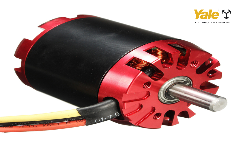 Việc điều khiển chính xác dòng điện vào các cuộn dây stator cho phép động cơ đạt được hiệu suất cao
