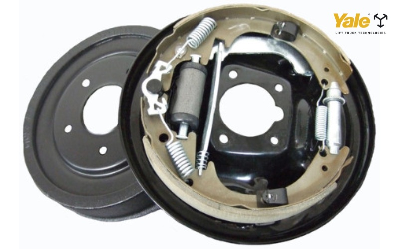 Trước khi chọn dùng phanh tang trống cho xe nâng, doanh nghiệp cần cân nhắc kỹ ưu – nhược điểm
