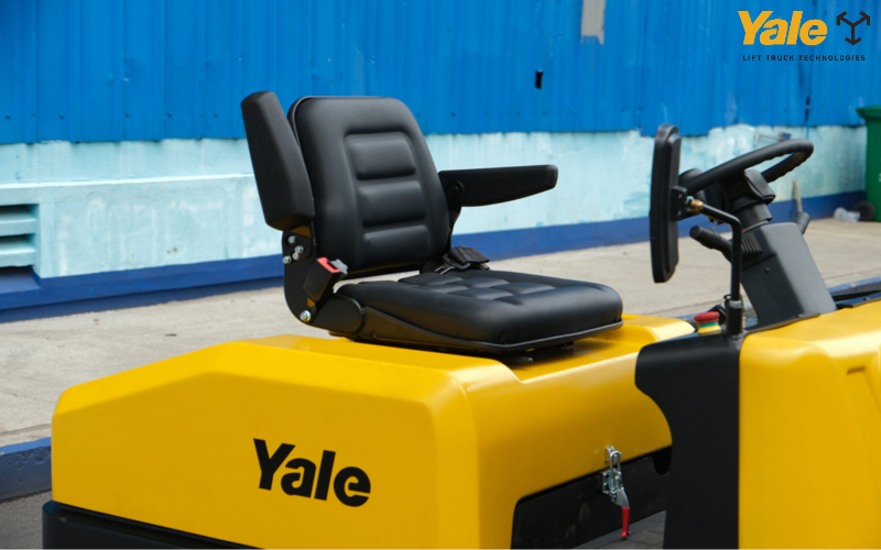 Ghế xe nâng Yale mang đến sự bền bỉ và tiện nghi, nâng cao trải nghiệm an toàn hàng ngày