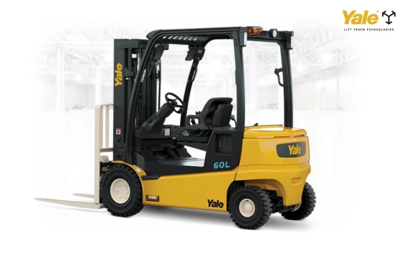 Khi sử dụng biểu mẫu, nhân viên cần tiến hành kiểm tra xe nâng theo đúng trình tự từ bên ngoài đến bên trong
