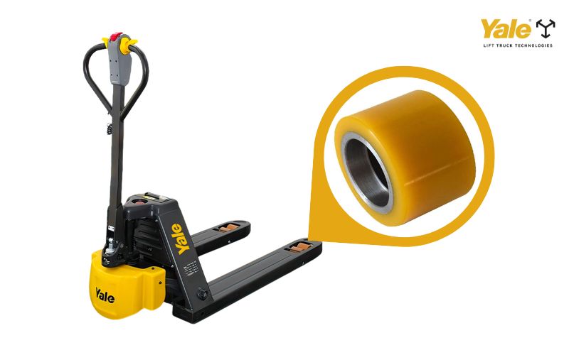 Trong quá trình vận hành, bánh xe nâng tay đóng vai trò quan trọng giúp xe di chuyển dễ dàng