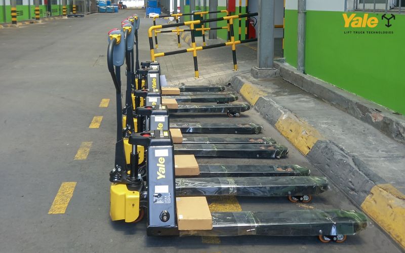 Xe nâng Yale Việt Nam luôn sẵn sàng đồng hành cùng bạn với sản phẩm chính hãng và dịch vụ chuyên nghiệp