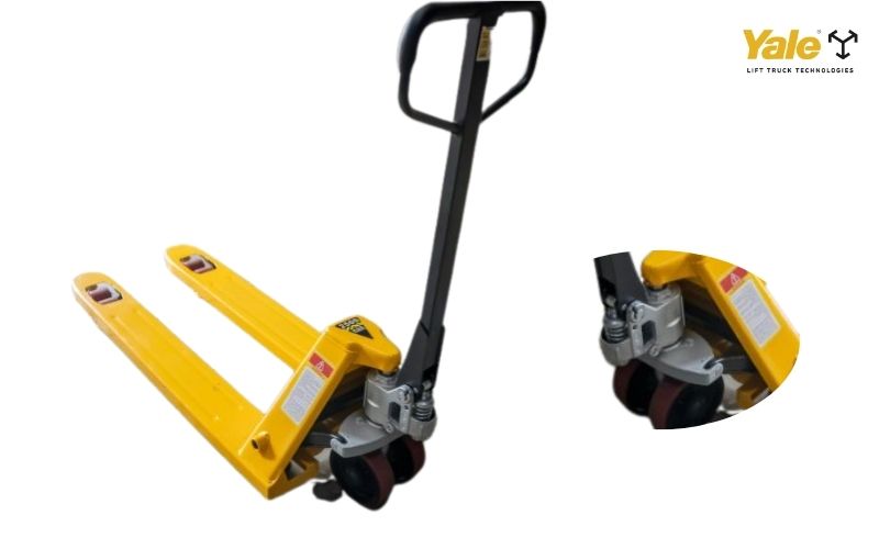 Bơm thủy lực trong xe nâng tay là bộ phận rất quan trọng, được xem như “trái tim” của hệ thống nâng hạ