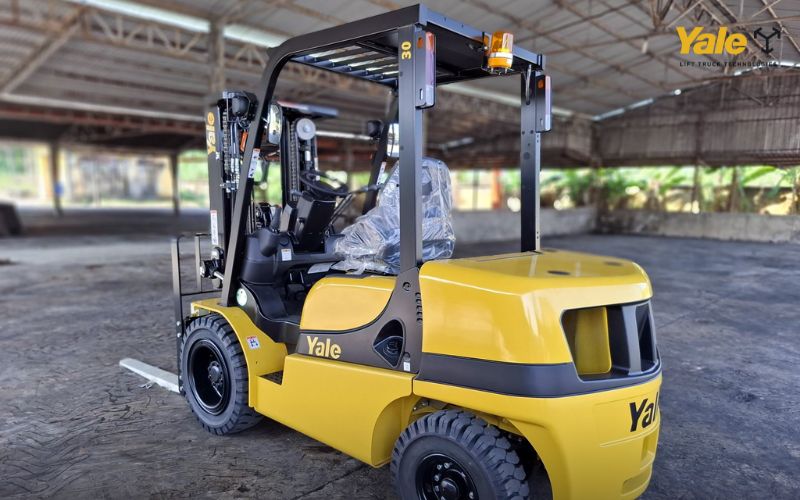 Động cơ diesel khác động cơ xăng ở nguyên lý cháy nhiên liệu, tiết kiệm nhiên liệu, bền bỉ, phù hợp với các thiết bị nâng hạ ngoài trời hoặc tải nặng