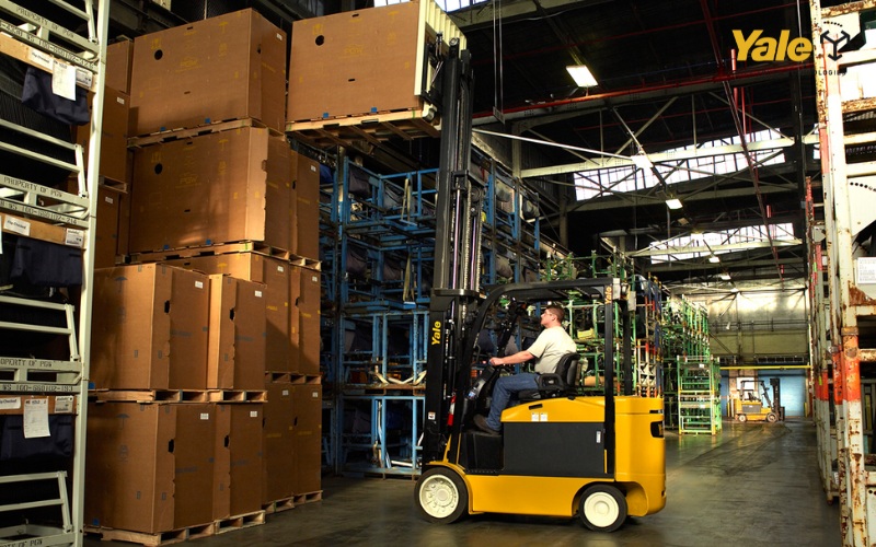 Mức lương lái xe nâng dao động từ 6 – 18 triệu đồng/tháng, tùy theo kinh nghiệm, loại hình doanh nghiệp và địa điểm làm việc.