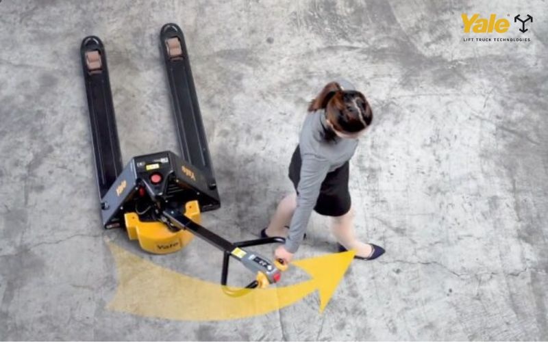 Xe nâng tay điện đem lại hiệu quả nhờ hiệu suất và sự bền bỉ.