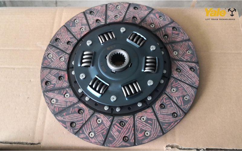 Lá côn xe nâng - bộ phận chịu ma sát then chốt trong hệ thống truyền động xe nâng số sàn