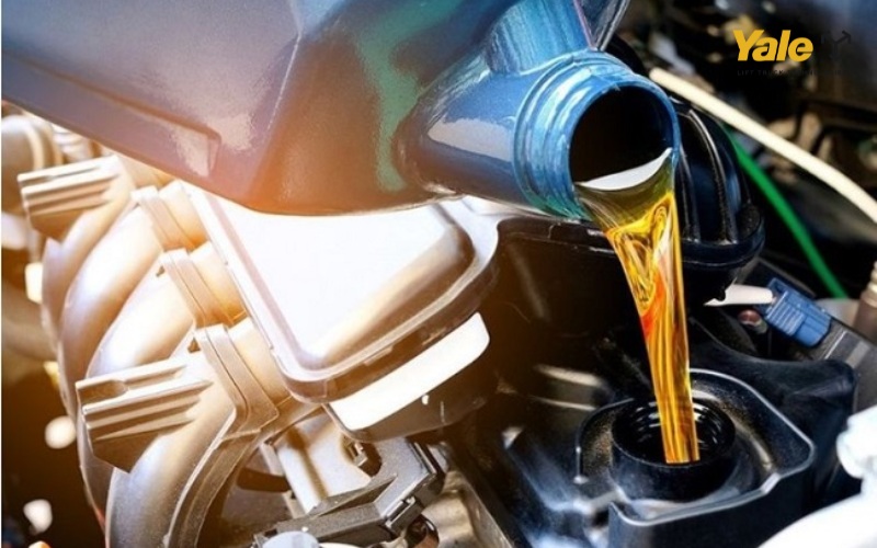 Thay nhớt xe nâng đúng định kỳ và đúng kỹ thuật giúp duy trì hiệu suất, tiết kiệm nhiên liệu và đảm bảo an toàn khi vận hành