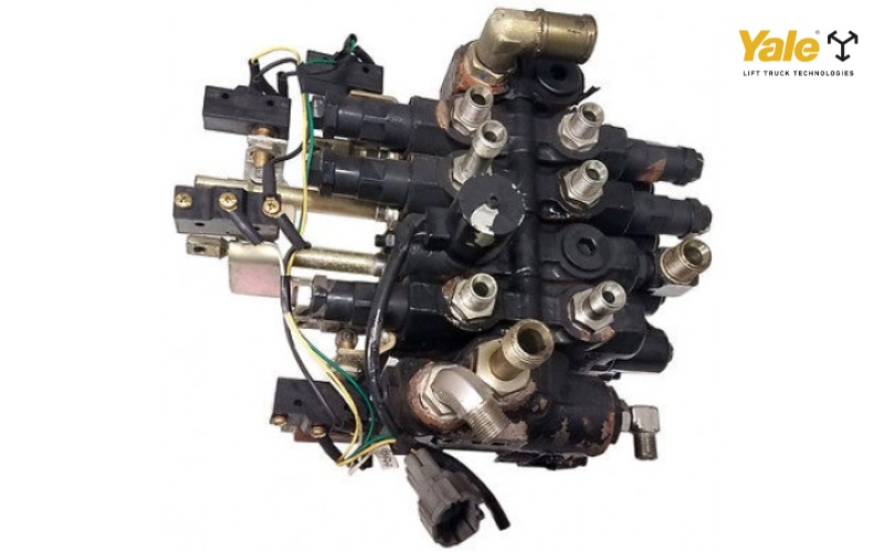 Bộ chia thủy lực là van phân phối và điều tiết dầu cho các chức năng của xe nâng