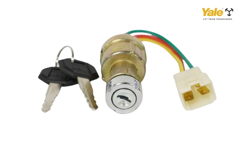 Ổ khóa xe nâng tuy chỉ là một chi tiết nhỏ nhưng lại giữ vai trò kích hoạt toàn bộ hệ thống điện và động cơ, giống như “chìa khóa quyền lực”