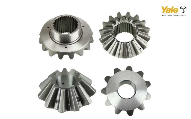 Về bản chất, bộ vi sai xe nâng được thiết kế để vừa truyền lực vừa cho phép sự chênh lệch tốc độ quay giữa các bánh xe