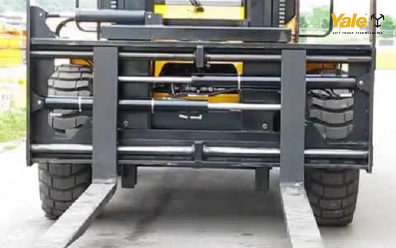 Có thể kết hợp dịch giá và dịch càng trên cùng xe nâng để tăng tính linh hoạt