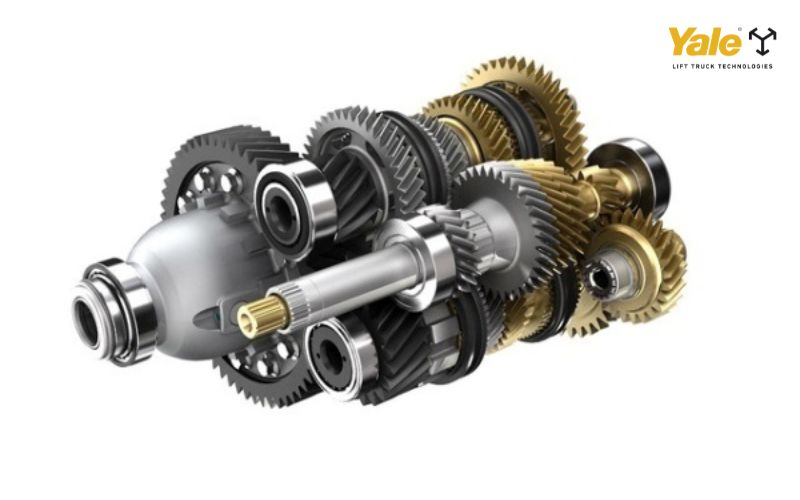 Hộp số tự động xe nâng giúp xe di chuyển trong các không gian hẹp đòi hỏi độ chính xác cao.