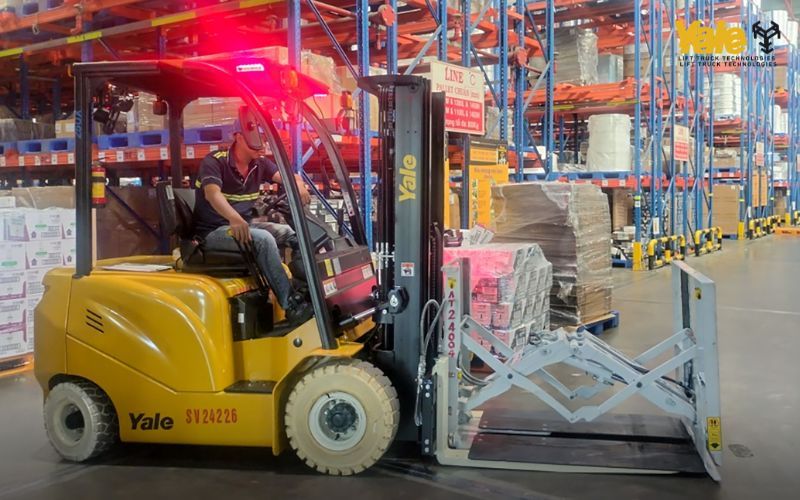 Hộp số xe nâng bị nóng do quá tải, thao tác sai và môi trường làm việc khắc nghiệt
