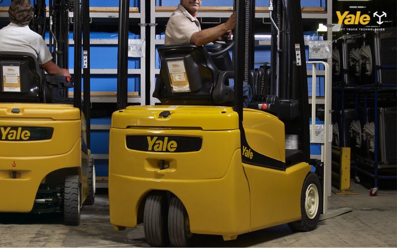 Bán kính quay xe nâng: Cách tính và ứng dụng trong thiết kế kho Bán kính quay xe nâng: Cách tính và ứng dụng trong thiết kế kho